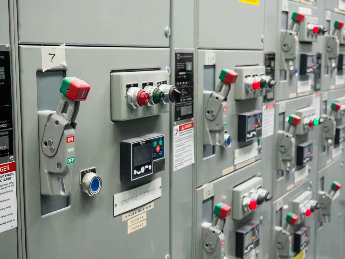 Motor Control Center (MCC) panel installation by Oberleen Electric